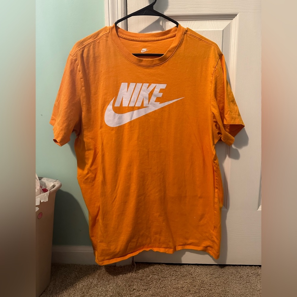 Nike Tee Men's Graphic Tee